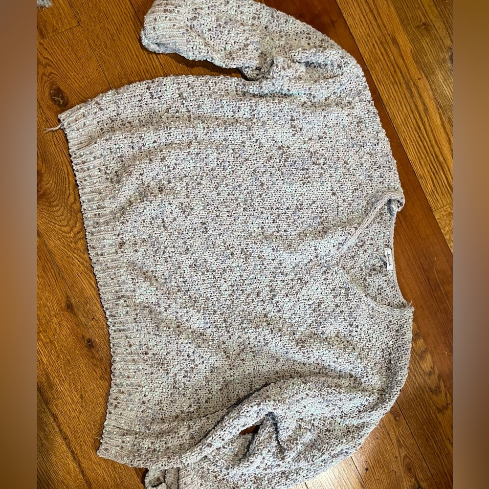 Worn like 3x. Over sized and comfy, feels like chenille yarn
